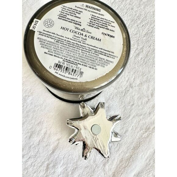 Bath and body works - let is snow candle - Picture 5 of 5